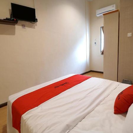 Reddoorz Plus Near Universitas Sumatera Utara Medan Dış mekan fotoğraf