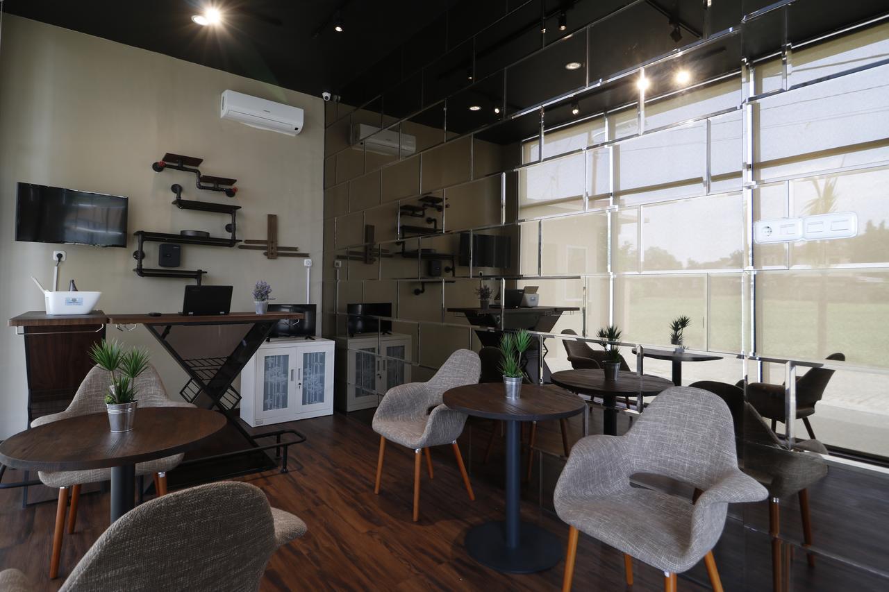Reddoorz Plus Near Universitas Sumatera Utara Medan Dış mekan fotoğraf
