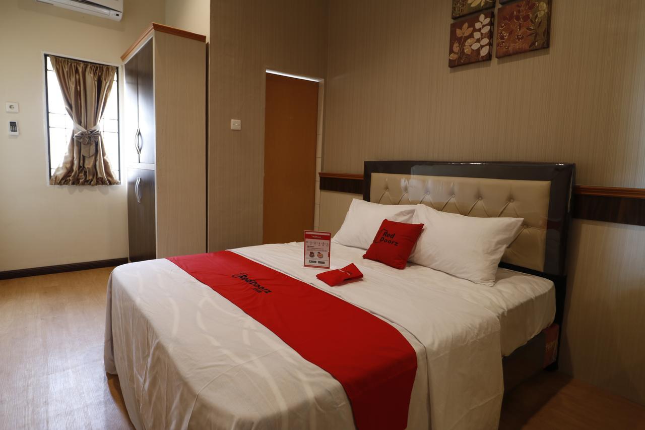 Reddoorz Plus Near Universitas Sumatera Utara Medan Dış mekan fotoğraf