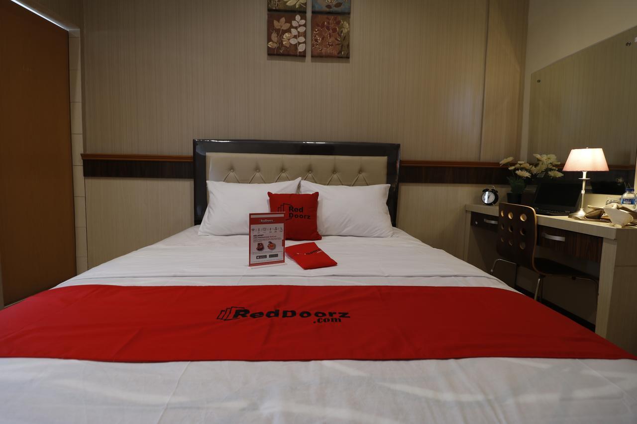 Reddoorz Plus Near Universitas Sumatera Utara Medan Dış mekan fotoğraf