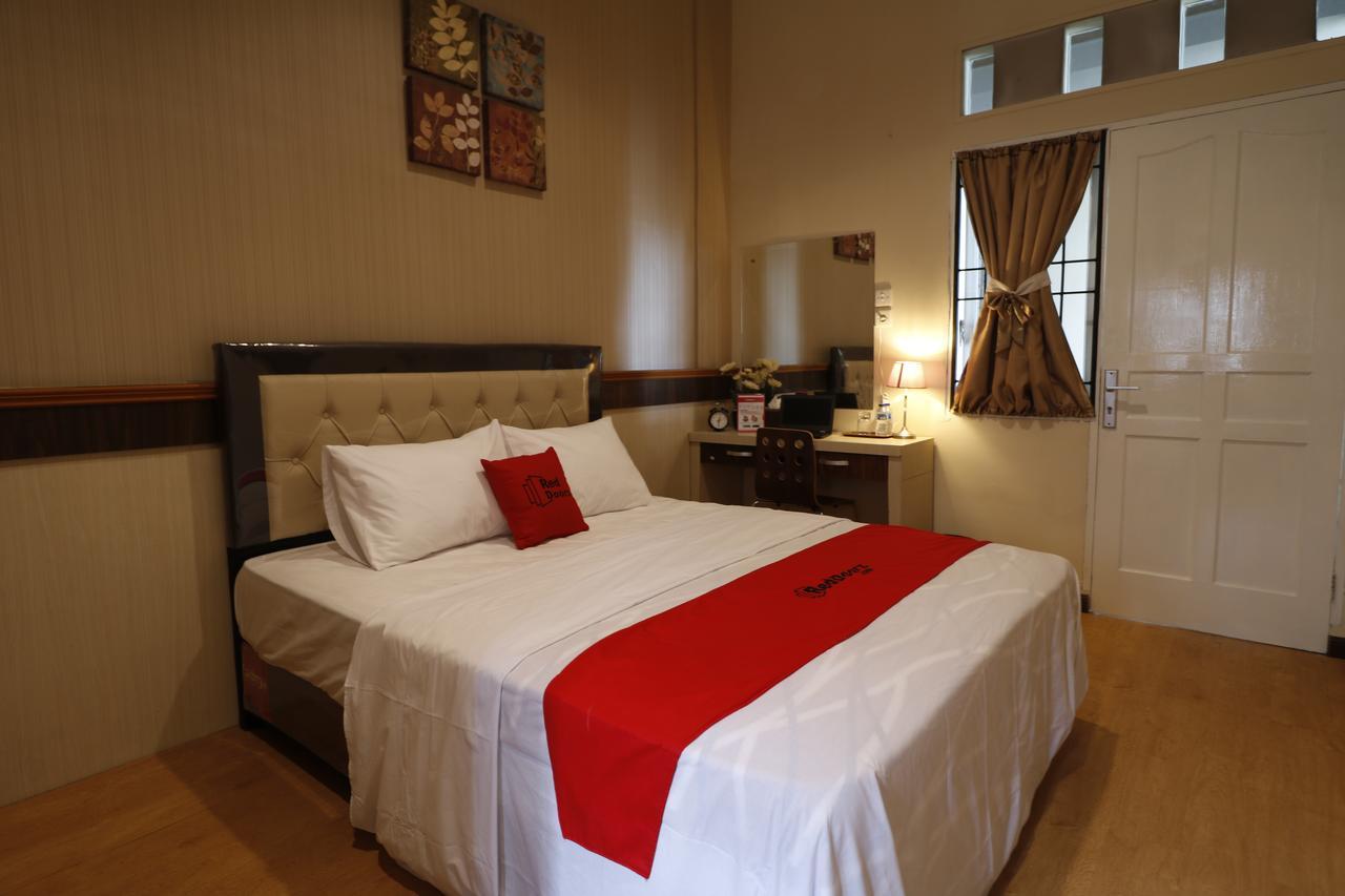 Reddoorz Plus Near Universitas Sumatera Utara Medan Dış mekan fotoğraf