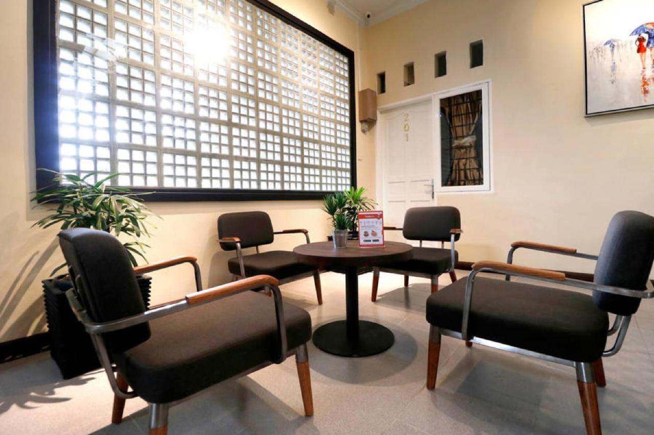 Reddoorz Plus Near Universitas Sumatera Utara Medan Dış mekan fotoğraf