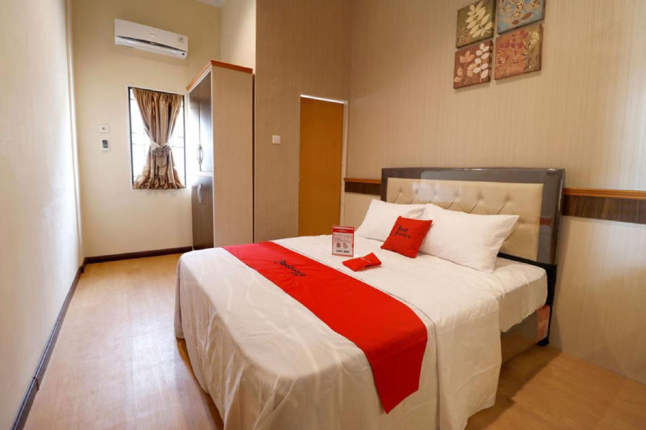 Reddoorz Plus Near Universitas Sumatera Utara Medan Dış mekan fotoğraf